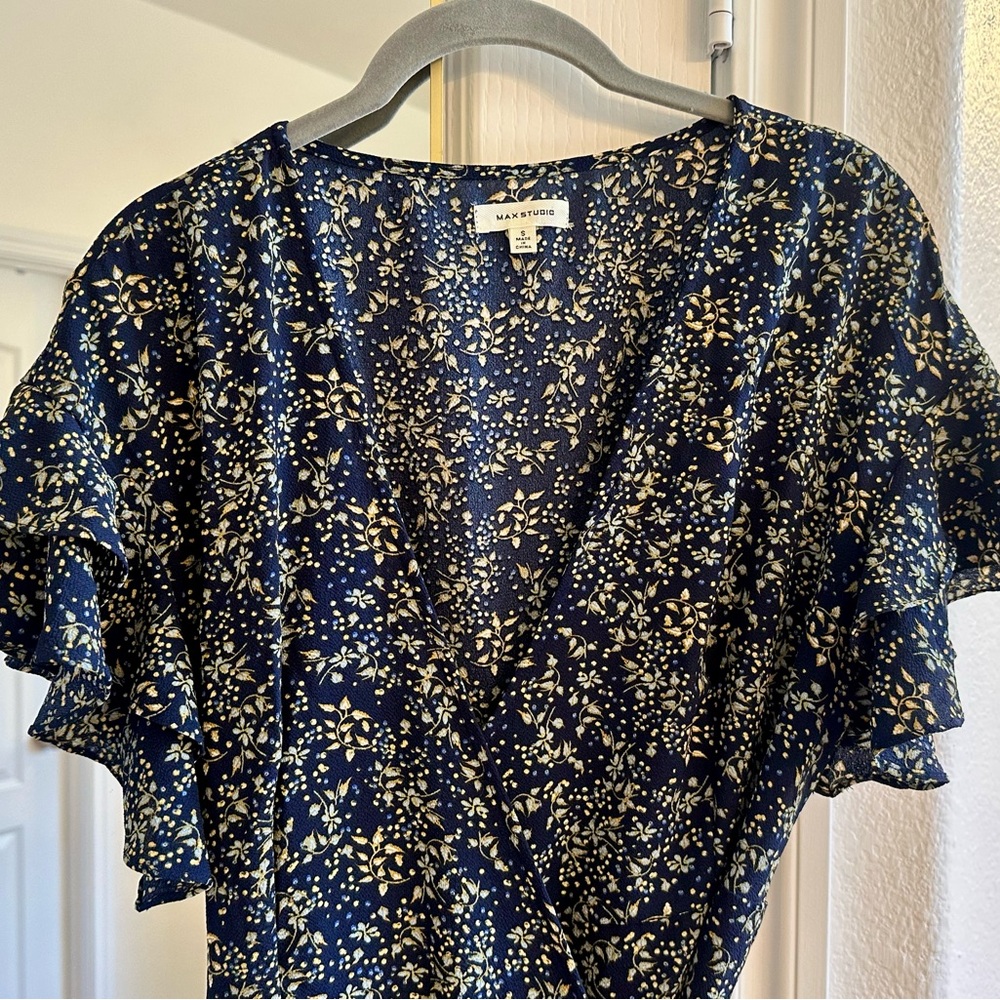 Max Studio Elegant Navy Dress with Gold Floral Design - Picture 2 of 6